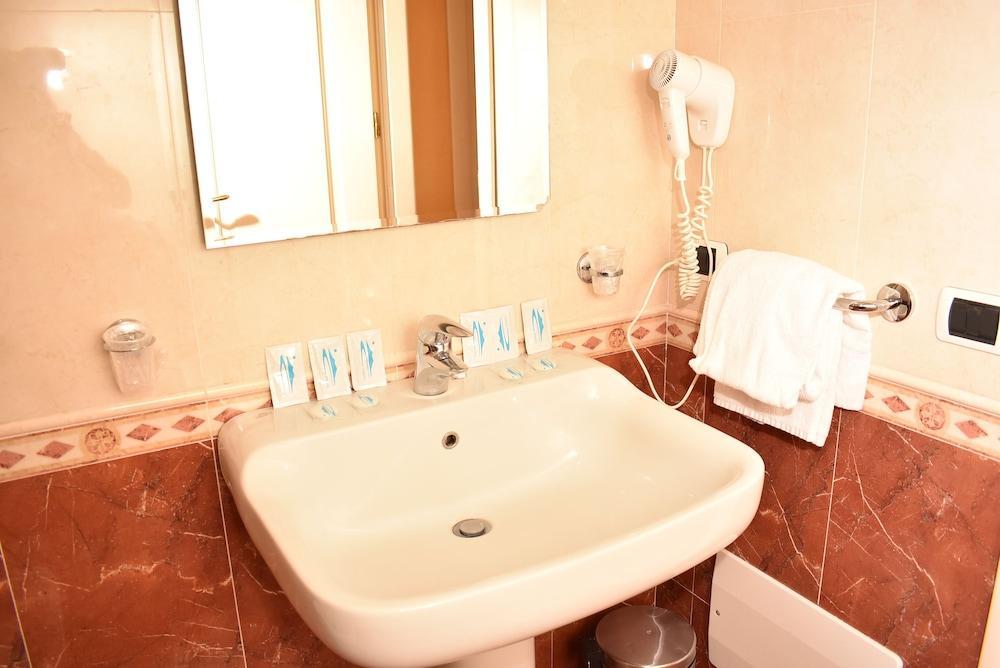 נאפולי Hotel Miravalle מראה חיצוני תמונה